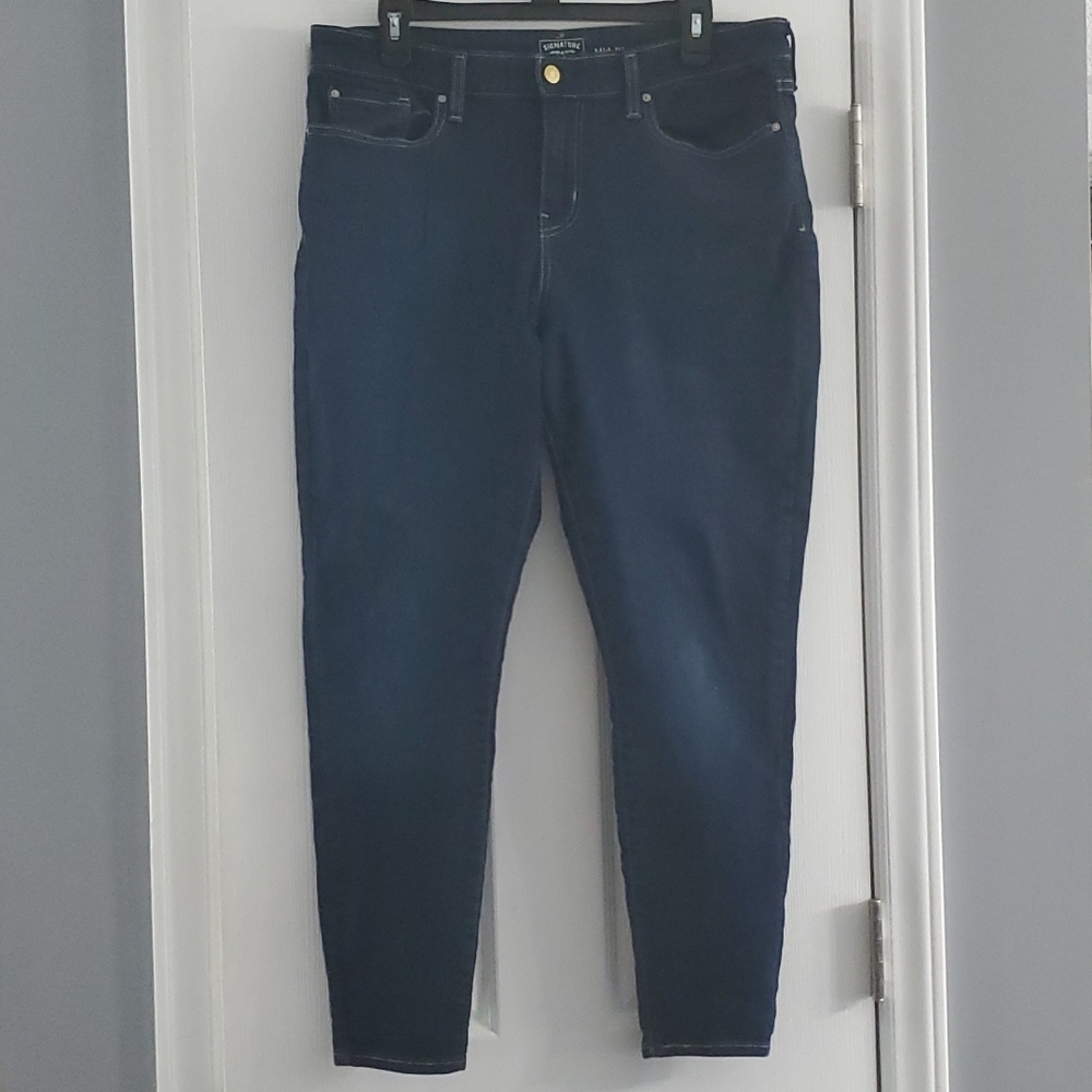LEVIS MID RISE SKINNY SIZE 14 SHORT